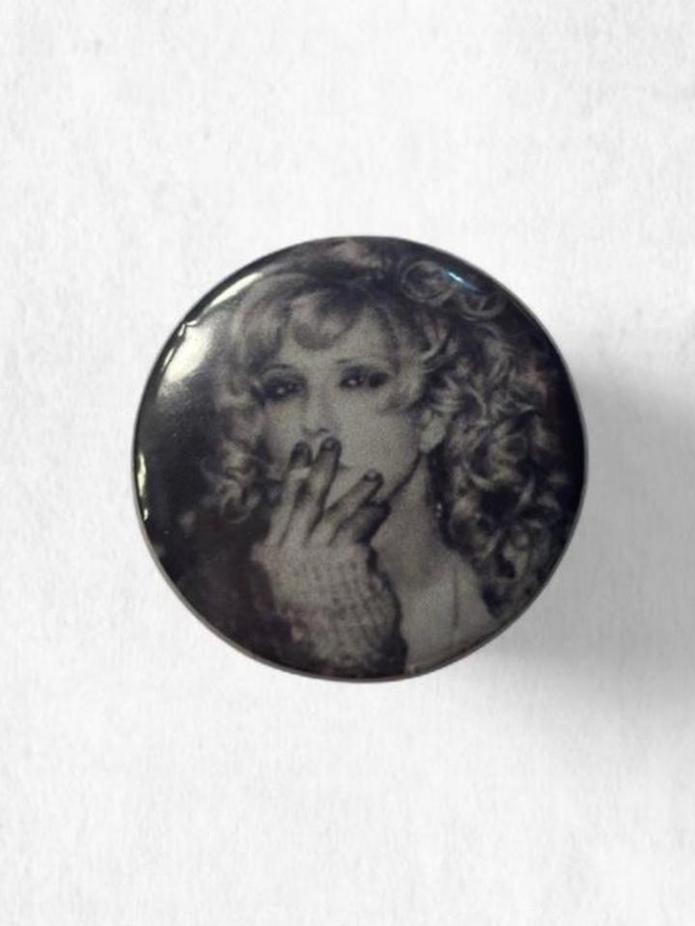 Hysteric Glamour Courtney Love black & white pin button